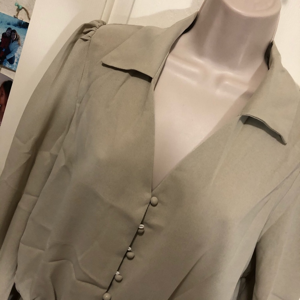 🔹Last 1🔹 Chic Blouse w/ Tie - Picture 7 of 8